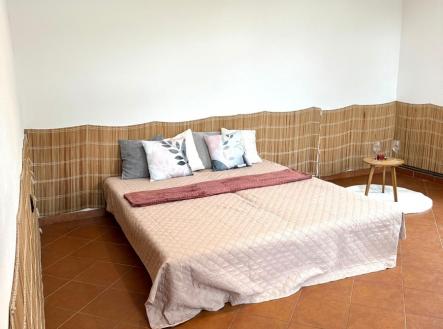 1.jpg | Pronájem bytu, atypický, 100 m²