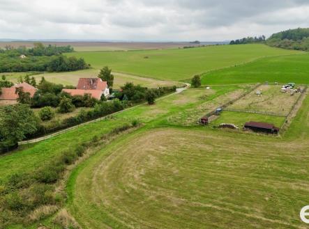 dji-fly-20251001-115804-296-1762115582645-photo-optimized.jpeg | Prodej - pozemek pro bydlení, 1 080 m²