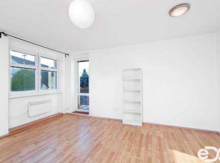 ob-kopie-optimized.jpg | Pronájem bytu, 3+1, 70 m²