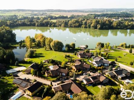 dji-20250918163754-0124-d-1.jpg | Prodej - dům/vila, 154 m²