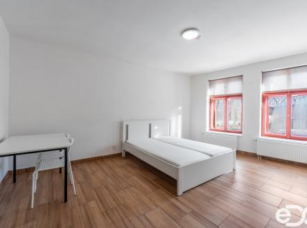 Pronájem bytu, 1+kk, 30 m² obrázek