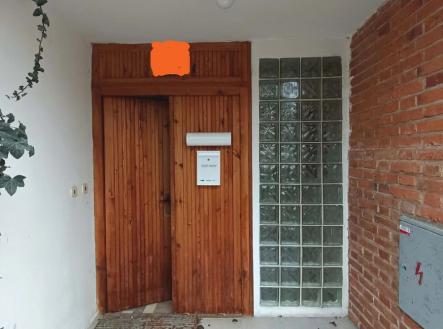 vstupni-dvere.jpg | Pronájem - dům/vila, 150 m²