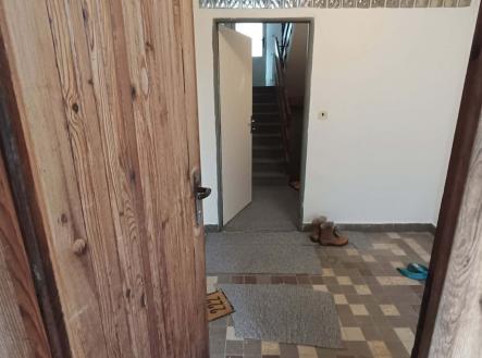 vstup-do-domu-predsin.jpeg | Pronájem - dům/vila, 150 m²
