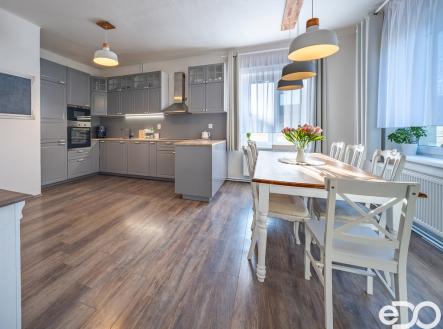 nejlepsi-makler-nymburk-3.jpg | Prodej - dům/vila, 256 m²