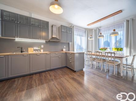 Prodej - dům/vila, 256 m² obrázek