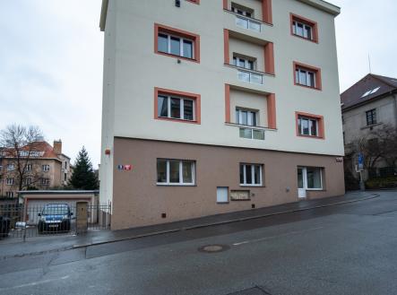 p1027282.jpg | Prodej bytu, 2+1, 66 m²