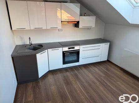 Pronájem bytu, 3+1, 70 m² obrázek