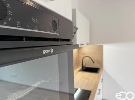 whatsapp-image-2026-04-02-at-22.32.59-1.jpeg | Pronájem bytu, 1+kk, 1 395 m²