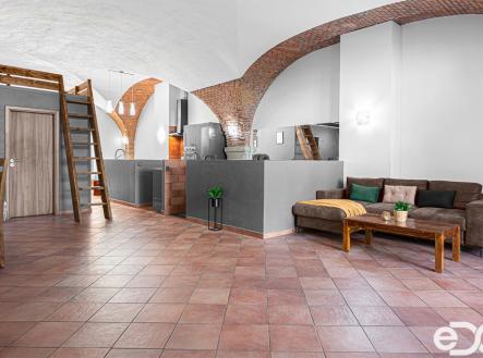 02.jpg | Prodej bytu, 1+kk, 103 m²