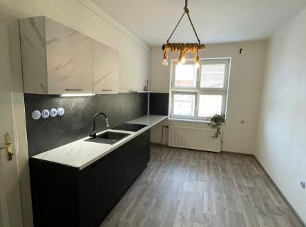 whatsapp-image-2026-06-02-at-09.03.57-2.jpeg | Pronájem bytu, 3+1, 96 m²