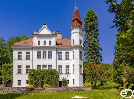 travnik-1.jpg | Prodej - dům/vila, 680 m²