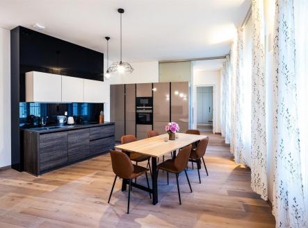. | Pronájem bytu, 3+kk, 123 m²