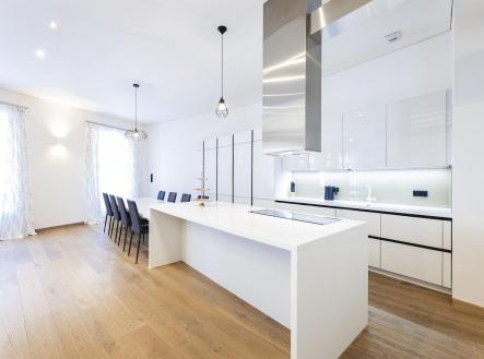 . | Pronájem bytu, 3+kk, 185 m²