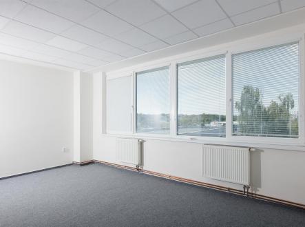 Pronájem - kanceláře, 465 m²