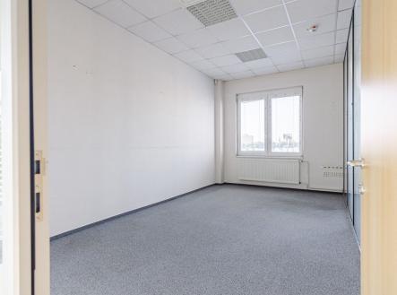 . | Pronájem - kanceláře, 1 000 m²