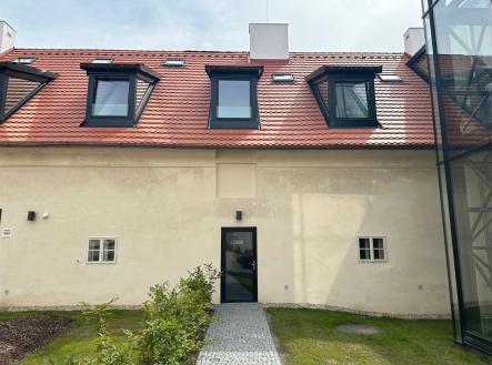 . | Pronájem - obchodní prostor, 130 m²