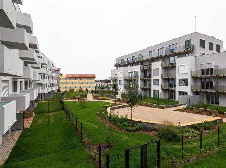 přístřešek s plot | Prodej bytu, 3+kk, 70 m²