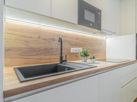 . | Pronájem bytu, 3+kk, 85 m²