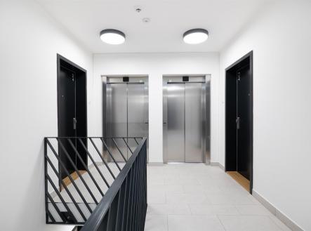 . | Pronájem bytu, 1+kk, 33 m²