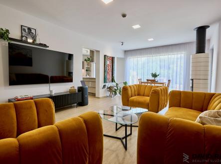 Tučapy_obývací pokoj pohled z chodby | Prodej - dům/vila, 165 m²