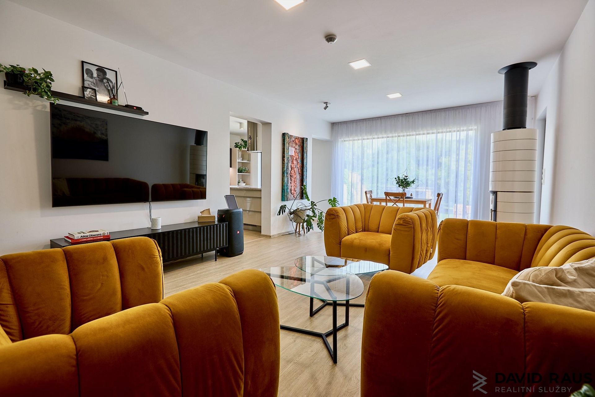 Tučapy_obývací pokoj pohled z chodby