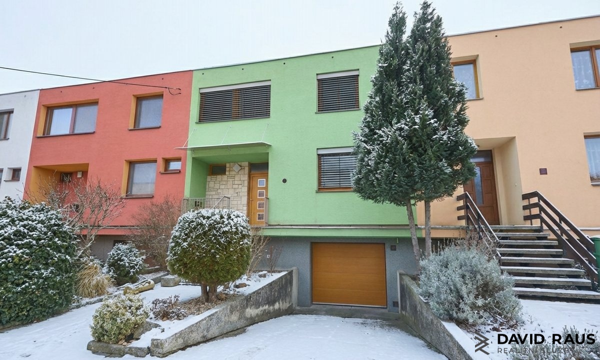 prodej-rodinneho-domu-5-kk-219-m-s-garazi-a-bazenem-blucina_6469