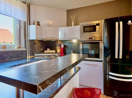 prodej-rodinneho-domu-5-kk-m-s-garazi-a-zahradou-blucina_4742 | Prodej - dům/vila, 219 m²