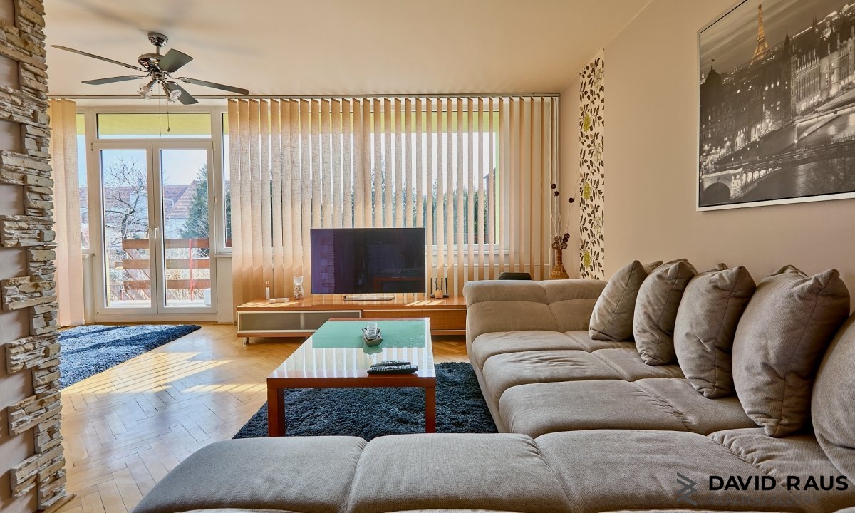 prodej-rodinneho-domu-5-kk-m-s-garazi-a-zahradou-blucina_4733