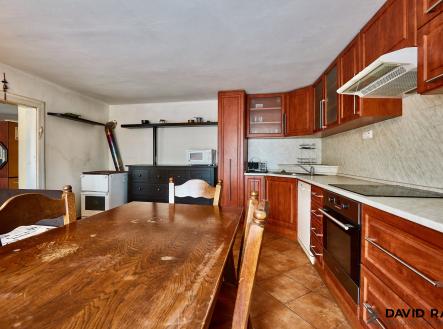 RD Leskovec_jídelní stůl | Prodej - dům/vila, 105 m²
