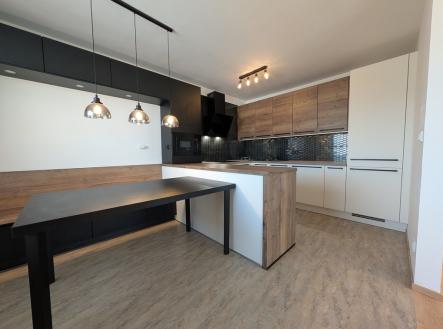 pxl-20260622-154206943.jpg | Pronájem bytu, 3+kk, 101 m²