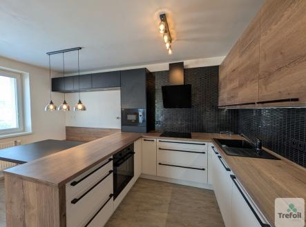 pxl-20260622-154337874.jpg | Pronájem bytu, 3+kk, 101 m²