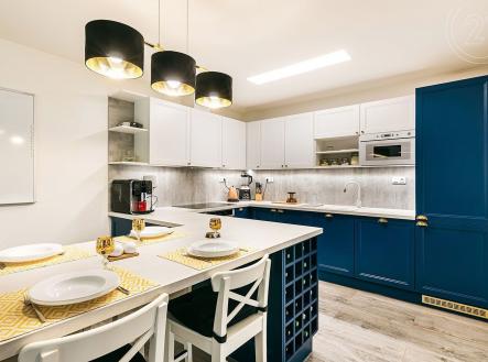 . | Prodej - dům/vila, 218 m²