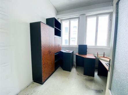 . | Pronájem - komerční objekt, administrativní budova, 200 m²