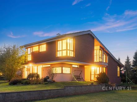 . | Prodej - dům/vila, 329 m²