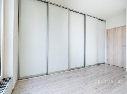 . | Pronájem bytu, 3+kk, 72 m²