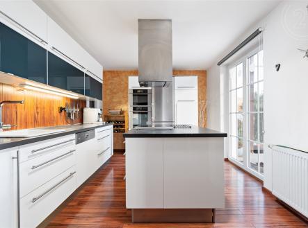 . | Prodej - dům/vila, 183 m²