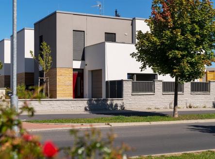 . | Prodej - dům/vila, 161 m²