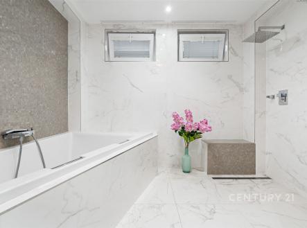 . | Prodej - dům/vila, 234 m²