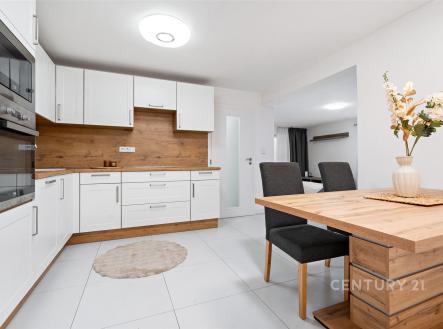. | Prodej - dům/vila, 168 m²