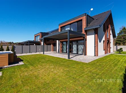 . | Prodej - dům/vila, 182 m²