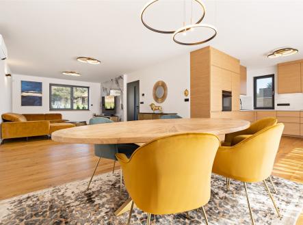 . | Prodej - dům/vila, 182 m²