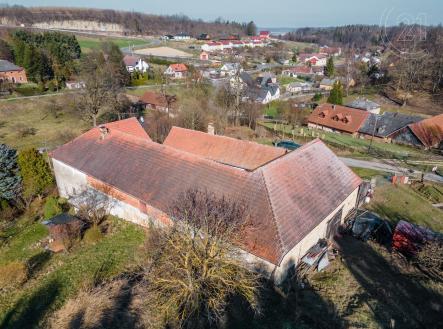 . | Prodej - zemědělský objekt, 2 190 m²