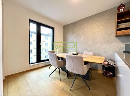 pronajem-bytu-praha10-strasnice-michelangelova-4kk-15.jpg | Pronájem bytu, 4+kk, 125 m²