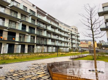 . | Prodej bytu, 3+kk, 82 m²