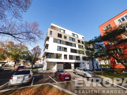 . | Prodej - obchodní prostor, 126 m²