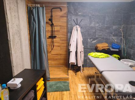 . | Pronájem - obchodní prostor, 92 m²