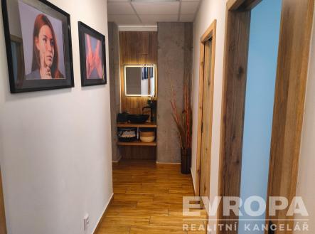 . | Pronájem - obchodní prostor, 92 m²