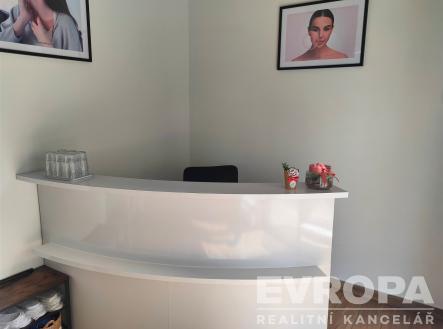 . | Pronájem - obchodní prostor, 92 m²