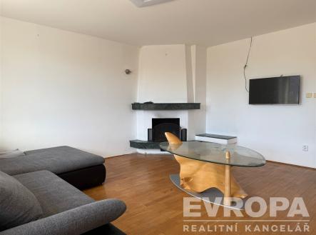 . | Pronájem bytu, 3+1, 91 m²