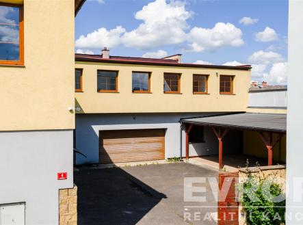 . | Prodej - dům/vila, 554 m²